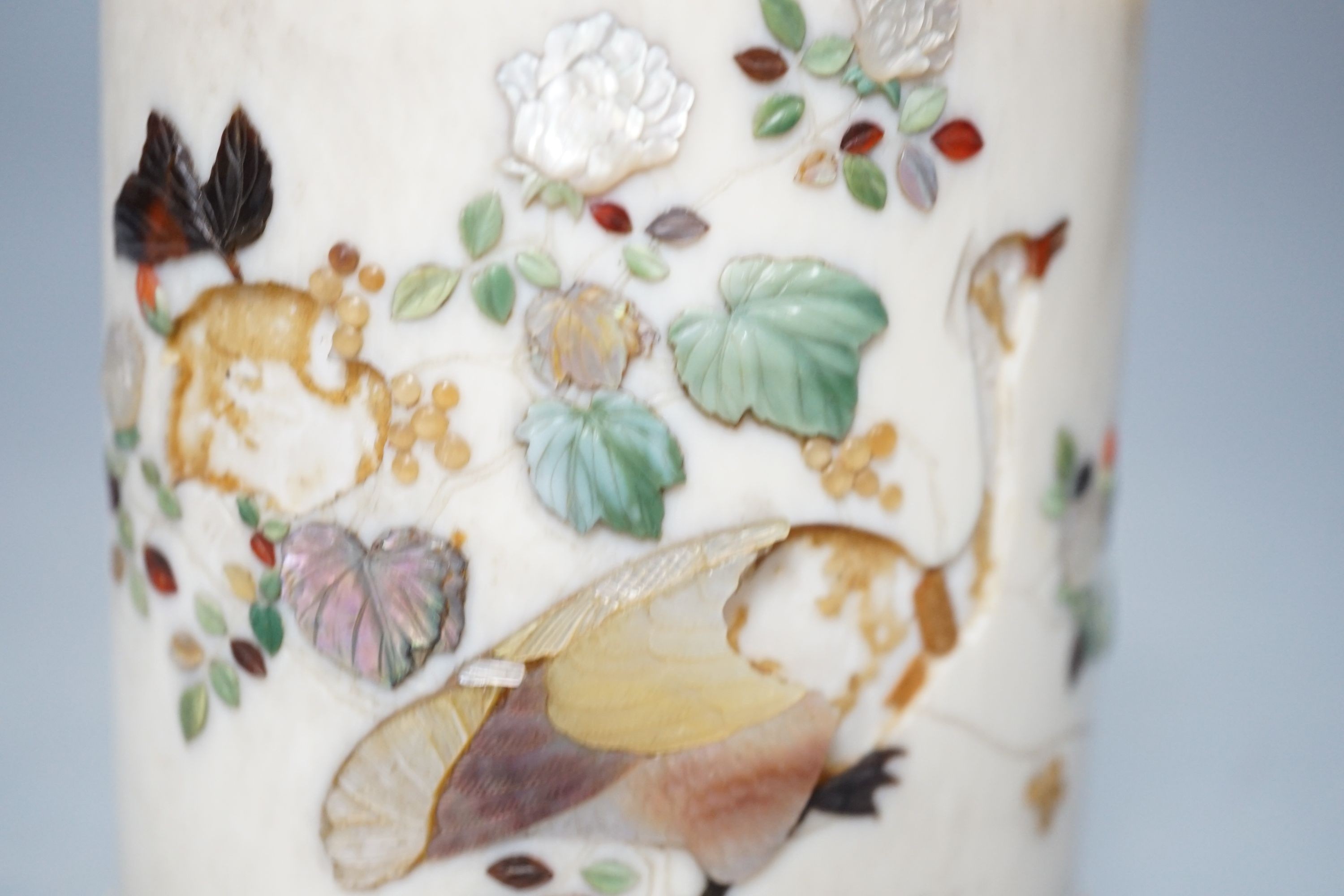 A Japanese shibayama ivory box and cover, Meiji period, with mother of pearl snail finial 12cm